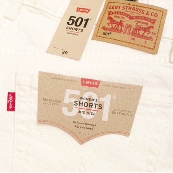 Levi's 501 White Distressed Denim Shorts 28 NWT - Picture 7 of 8